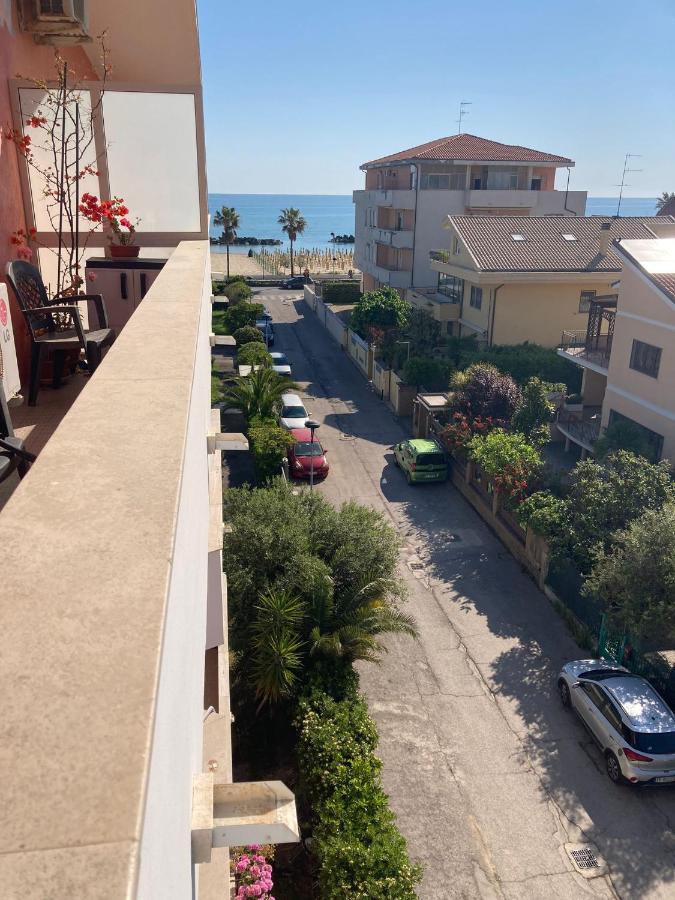 Teresa Al Mare Lägenhet Montesilvano Marina Exteriör bild